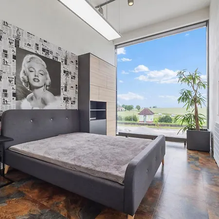 Hollywood Dream 公寓 *